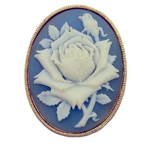 Avon Scarf Slider